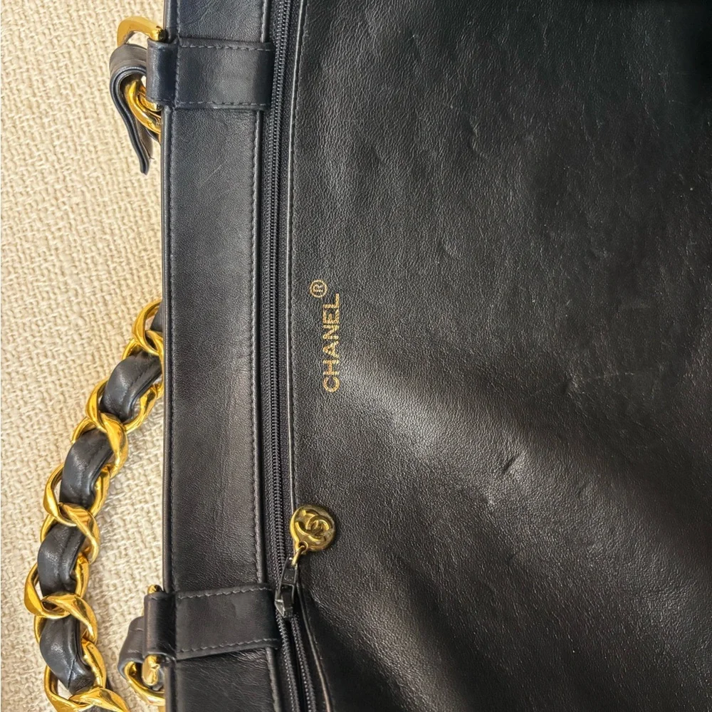 Vintage Chanel!!! Buy this Authentic CHANEL large lambskin shopping tote - Picture 14 of 16